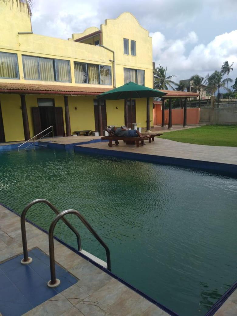 Olivia Bungalow Wattala Bagian luar foto